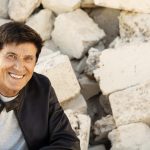 Gianni Morandi evita la squalifica per Sanremo 2022 e resta in gara tra i cantanti Big