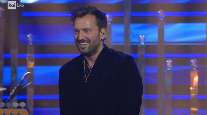 Cesare Cremonini ospite a Sanremo con un medley di canzoni