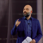 Roberto Saviano ospite a Sanremo 2022 con un monologo contro la mafia