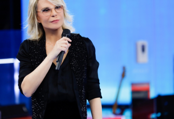 maria de filippi conduttrice di amici