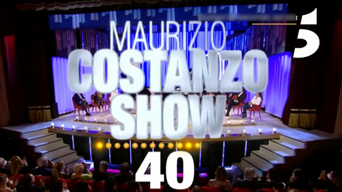 Tra gli ospiti del Maurizio Costanzo Show 2022, per la seconda puntata del 4 maggio, anche Sgarbi e Mughini - Anticipazioni